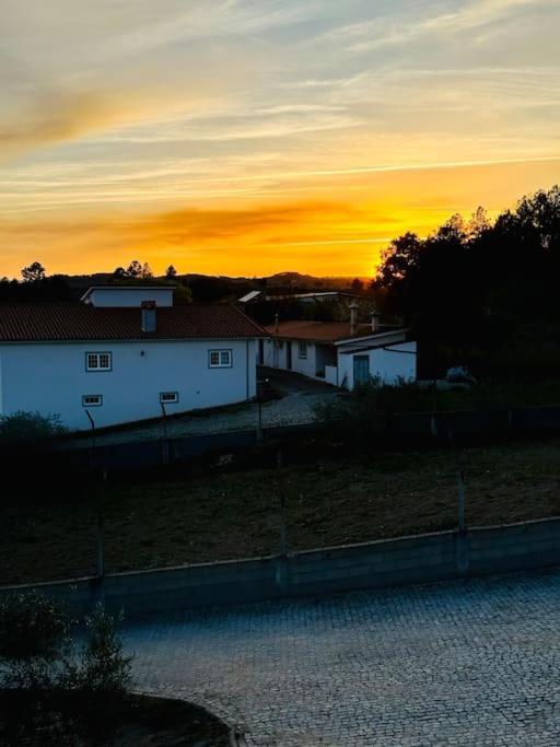 Vila Reis House Torre de Dona Chama Exteriér fotografie
